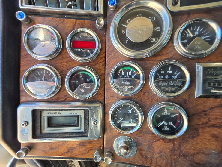 1997-peterbilt-379-image-78