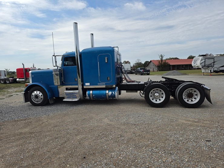 2005-peterbilt-379-image-8