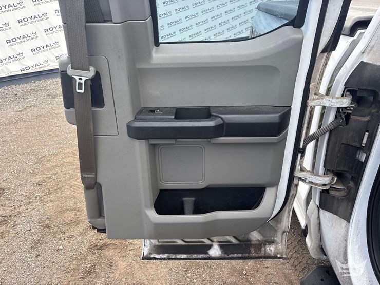 2017-ford-f150-image-25