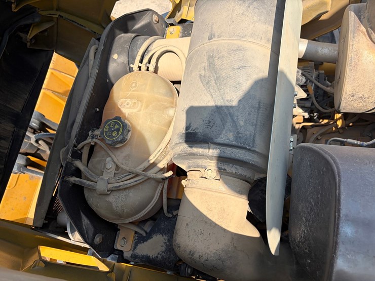 2016-deere-410l-image-81