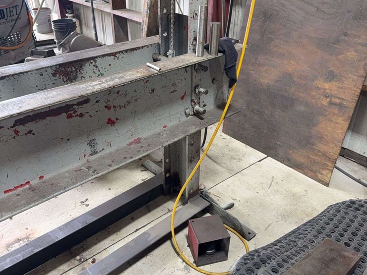 manley-80-ton-hydraulic-press,-3-phase-plug,-foot-pedal-control-image-3
