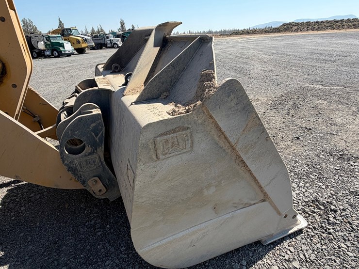 2015-caterpillar-950m-image-14