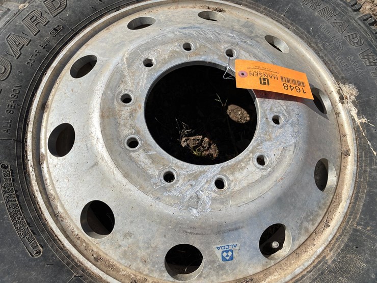 #1648-•-alcoa-10-bolt-aluminum-dually-wheel-with-tire-image-5