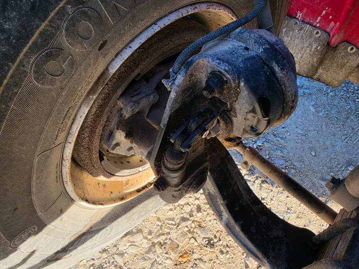 2006-freightliner-m2-106-image-40