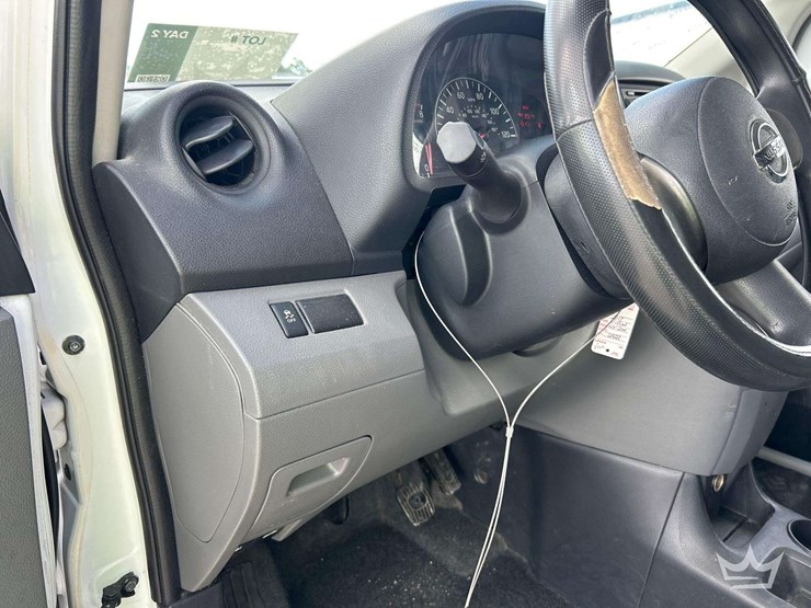 2014-nissan-nv200-image-13