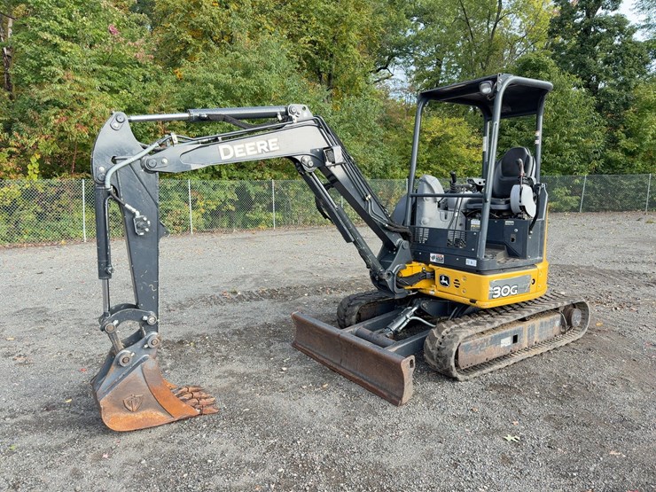 2020-deere-30g-image-1