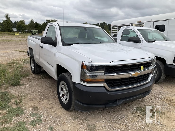 2018-chevrolet-silverado-1500-image-2