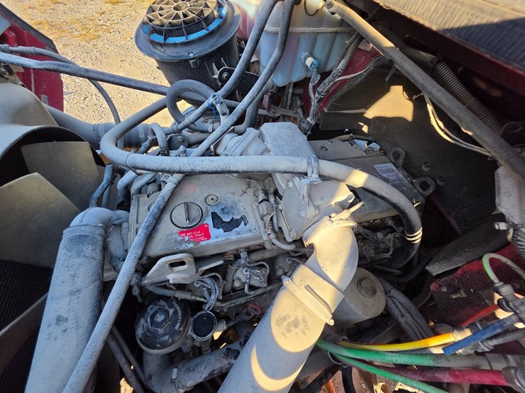 2006-freightliner-m2-106-image-32