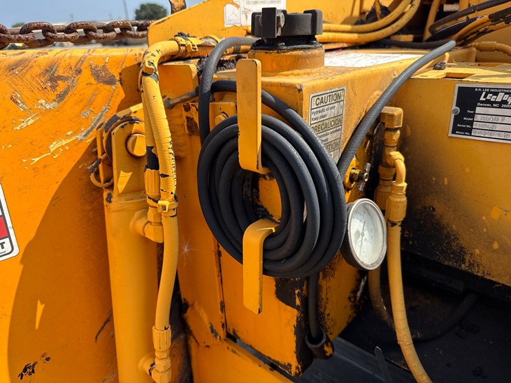 2009-leeboy-l8500t-image-14