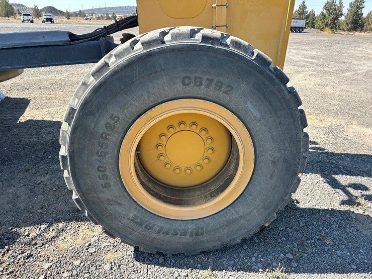 2013-deere-872gp-image-75