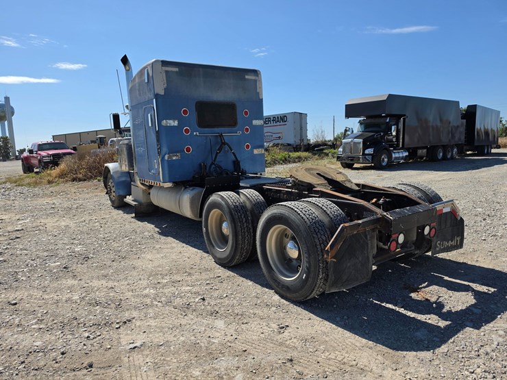 1997-peterbilt-379-image-12