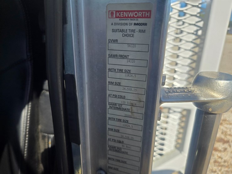 2008-kenworth-t800-image-39