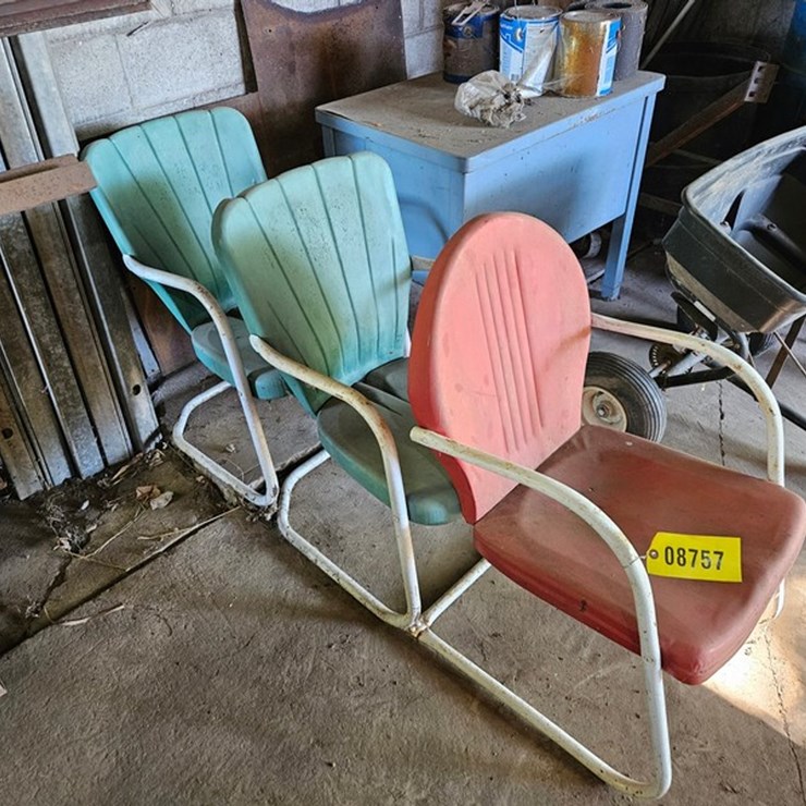 #8757 • Steel Lawn Chairs