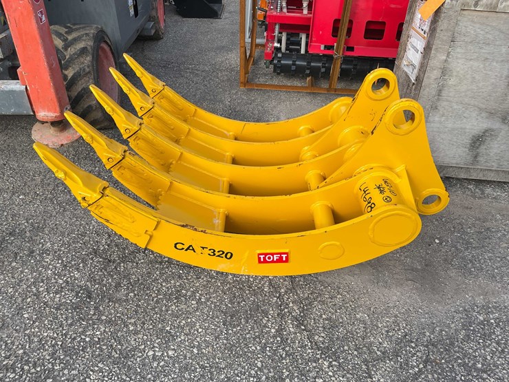 caterpillar-320-image-2