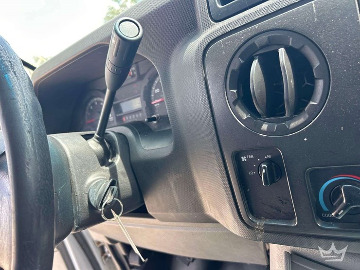 2019-ford-e350-image-18