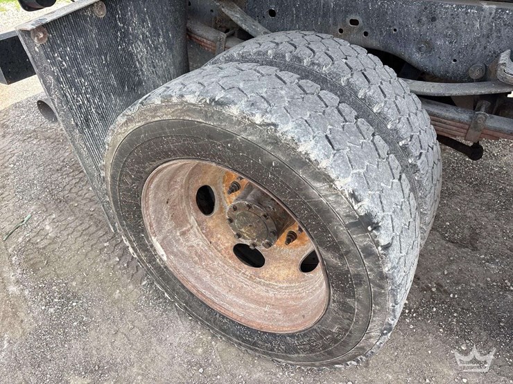 2012-ford-f550-image-28