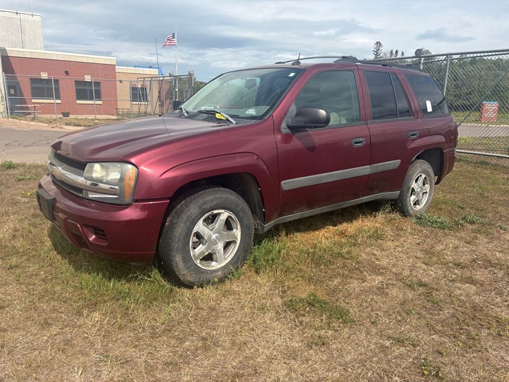 2005-chevrolet-trailblazer-ls-image-1