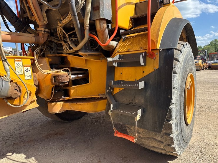 2020-volvo-a45g-image-99