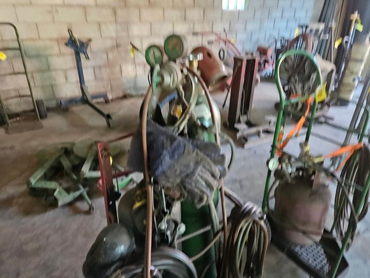 #8786-•-oxygen/acetylene-torch-cart-image-12