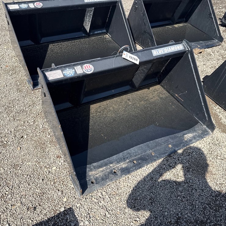 #2039 • BLUE DIAMOND 44" MINI SKID STEER SMOOTH BUCKET