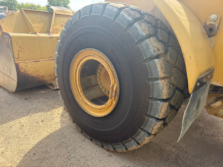 2014-caterpillar-972k-image-85