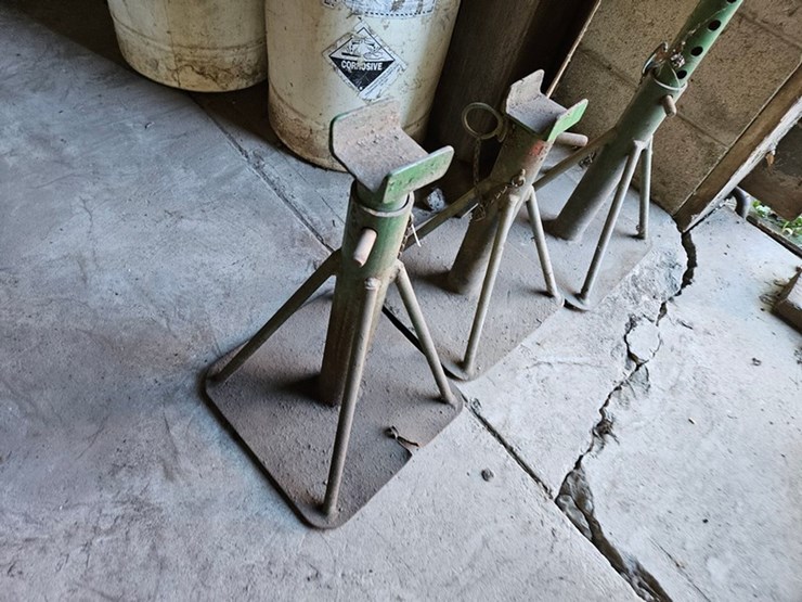 #8761-•-shop-jack-stands-image-3