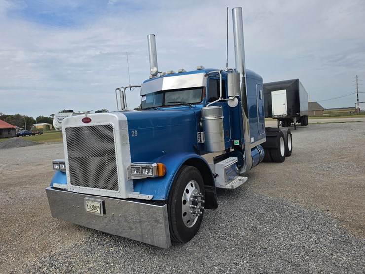 2005-peterbilt-379-image-2