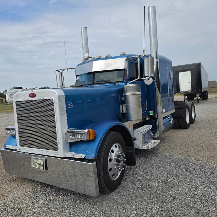 2005 PETERBILT 379
