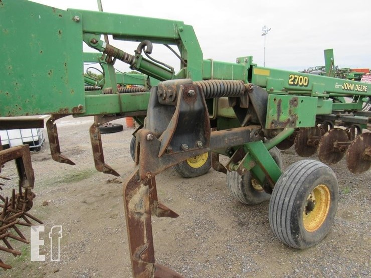 john-deere-2700-image-13
