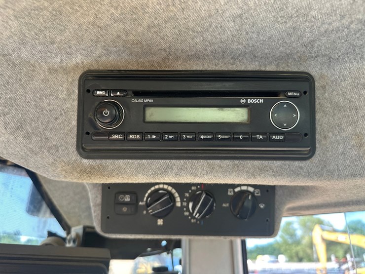 2014-volvo-l220h-image-56