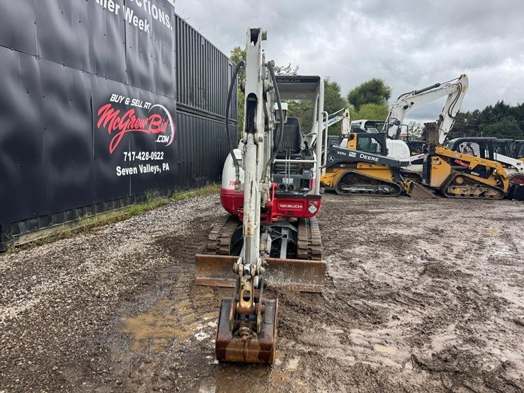 2017-takeuchi-tb230-image-9