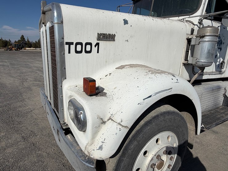 #2532-•-kenworth-w928-tandem-axle-dump-truck-image-10