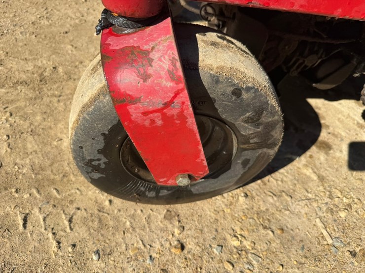 #1919-•-toro-39519-stand-on-aerator-image-30