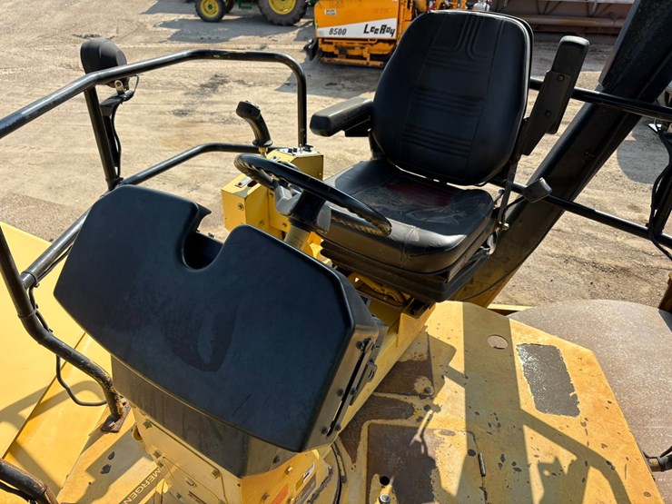 #2410-•-2015-sakia-sw880-double-drum-smooth-roller-compactor-image-44
