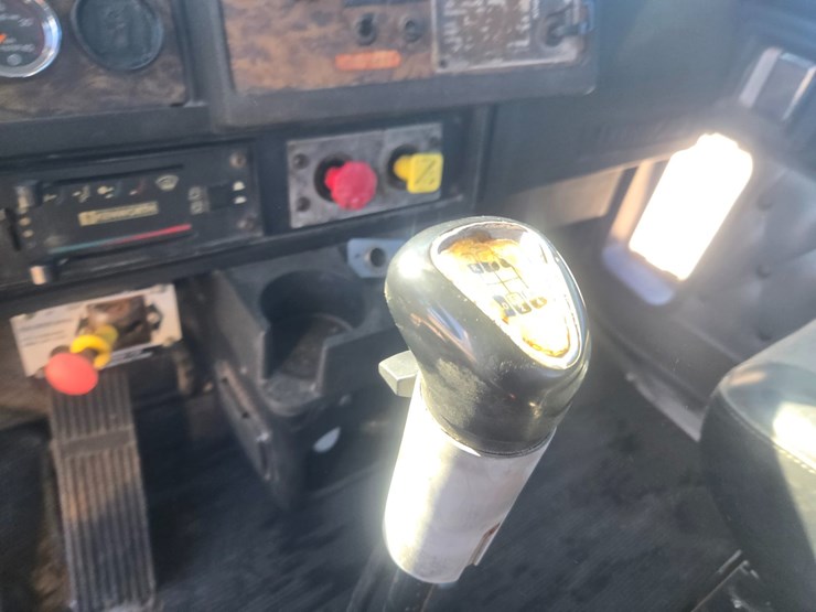 1998-kenworth-t800-image-52