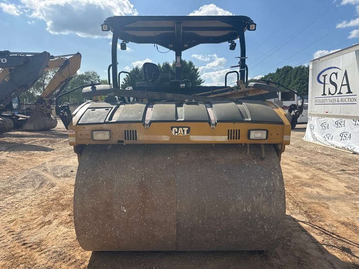 2018-caterpillar-cb64b-image-8
