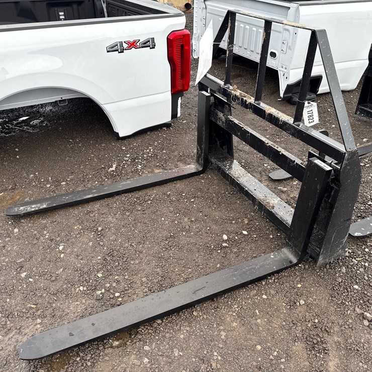 #6017 • 48" SKID STEER PALLET FORKS