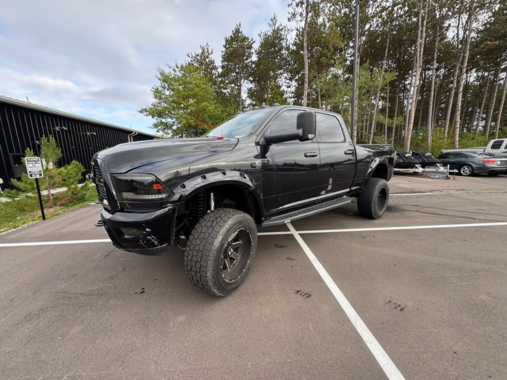 2013-dodge-2500-image-1