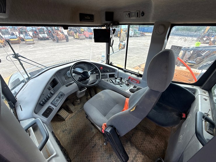 2020-volvo-a45g-image-48