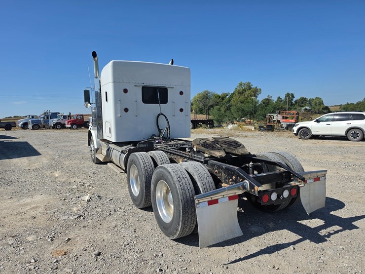 2018-kenworth-t800-image-15
