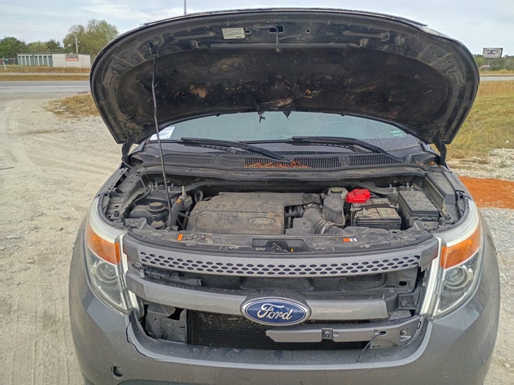 2013-ford-explorer-image-13