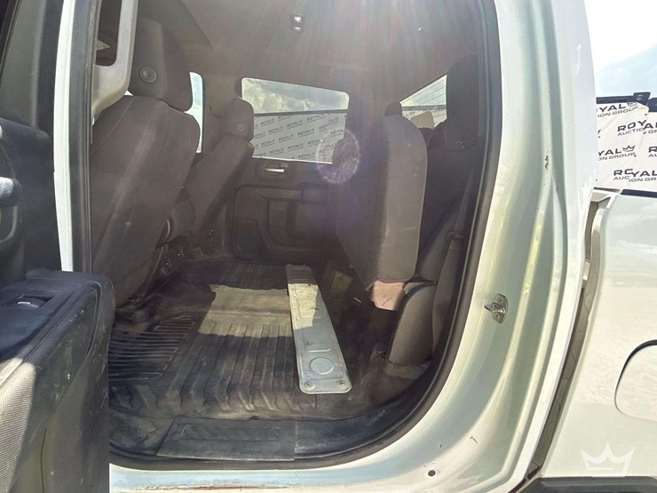 2022-gmc-sierra-2500-image-24