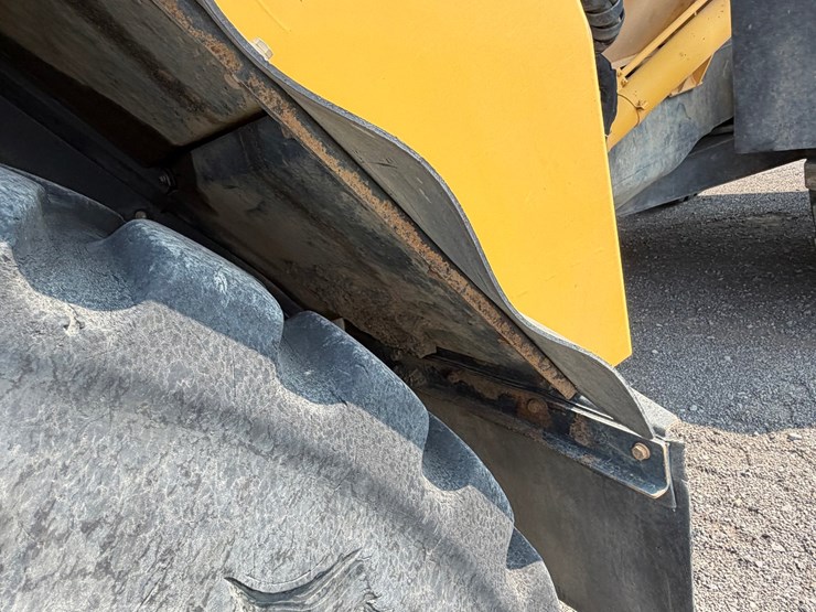 2016-komatsu-hm400-5-image-92