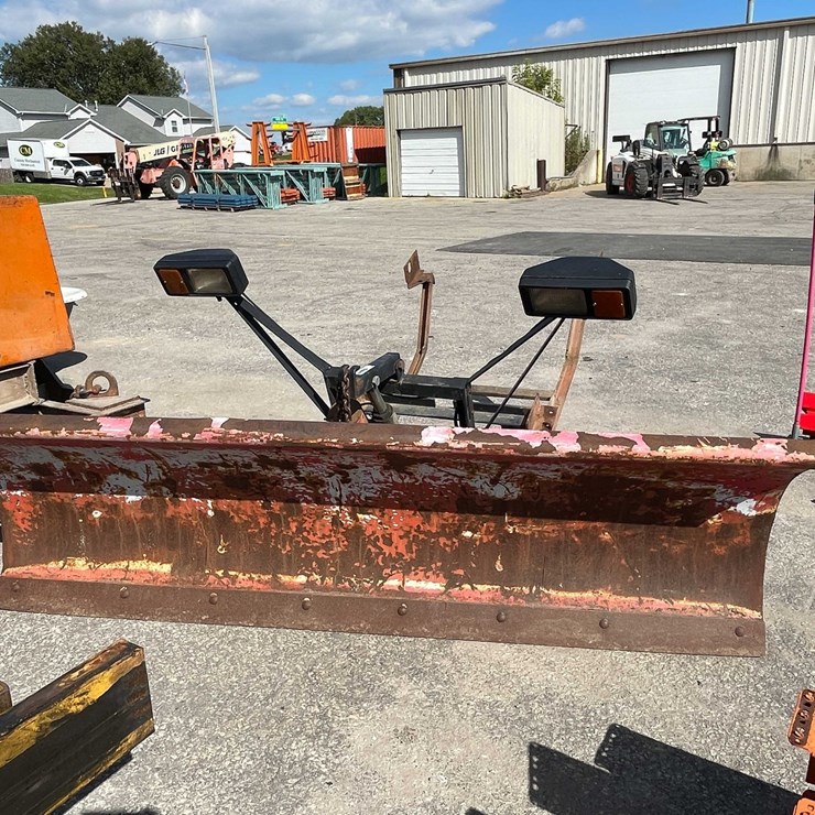 #4053 • 7' 6" Snowplow (09)