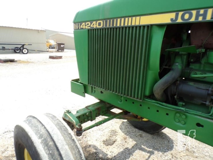 john-deere-4240-image-27