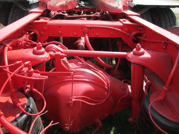 2006-peterbilt-389-image-9
