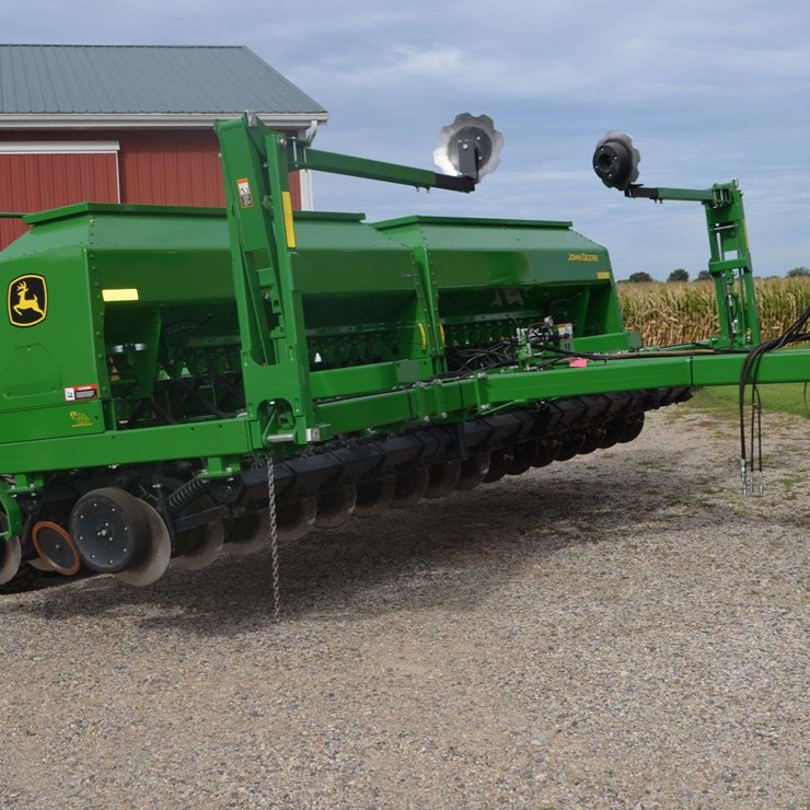 2016 JOHN DEERE 1590