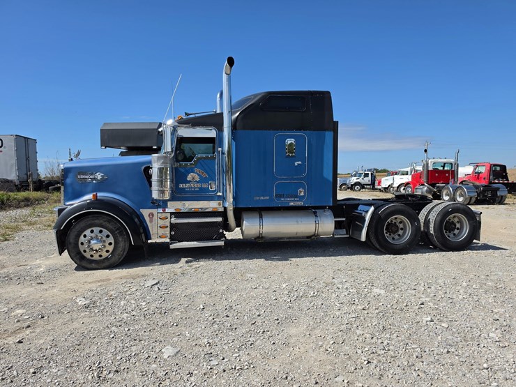 2003-kenworth-w900-image-6