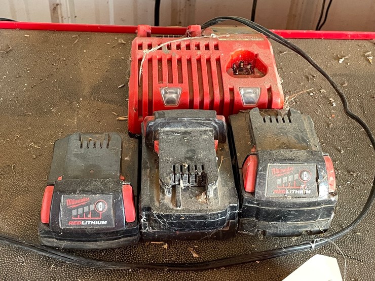 #5512-•-(3)-milwaukee-18v-batteries-and-charger-image-1