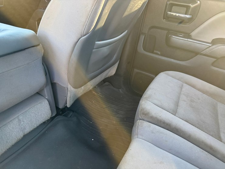 2015-chevrolet-3500hd-image-43